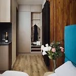 Avenue 4*