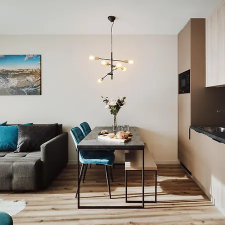 Avenue 3* Špindlerŭv Mlýn